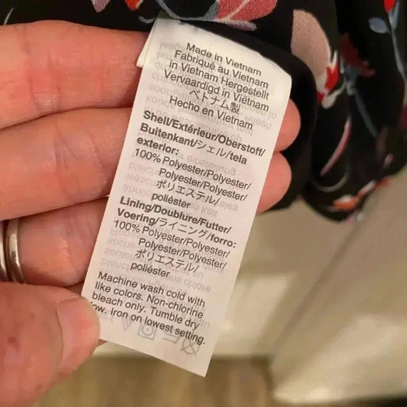 Madewell Women's Shirred-Sleeve V-Neck Top - Picture 7 of 8